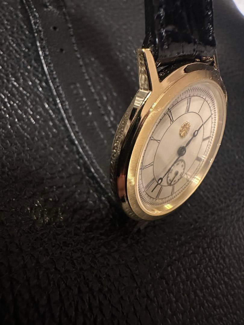 昭和天皇陛下御在位60周年記念時計　リューズダイヤ