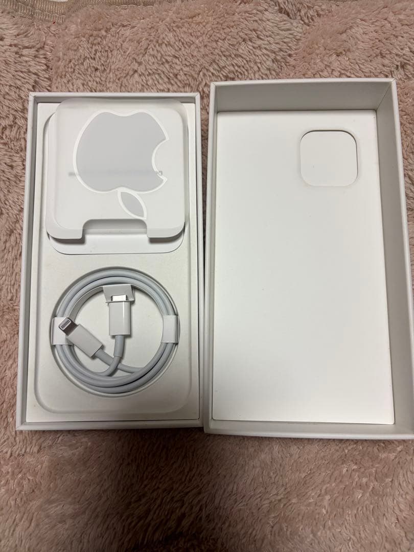 Apple iPhone 12 ホワイト 本体