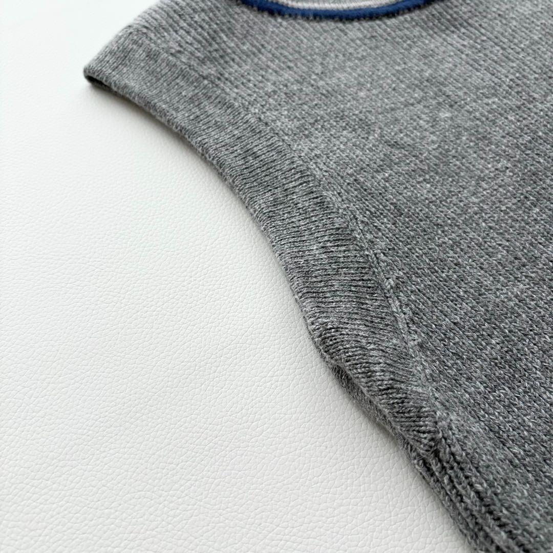 近年モデル✨45R チルデンニットソーのベスト R刺繍 グレー　美品