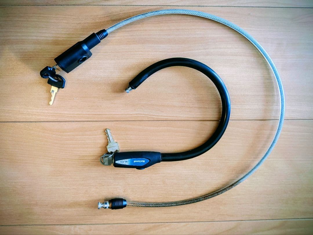 クロスバイク シルバー ２７段 ループキー２本付