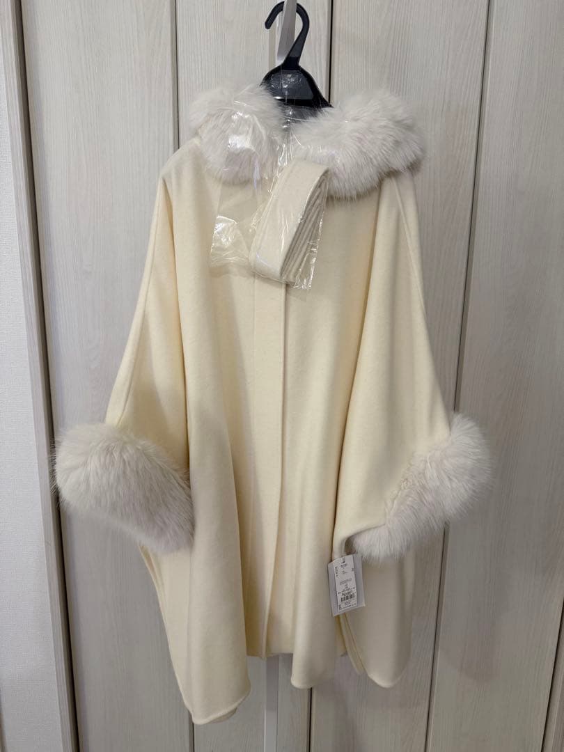 2024年秋冬CELFORD ファーポンチョコート新品未使用タグ付き♡