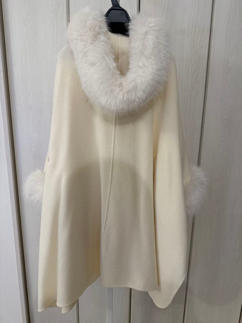 2024年秋冬CELFORD ファーポンチョコート新品未使用タグ付き♡