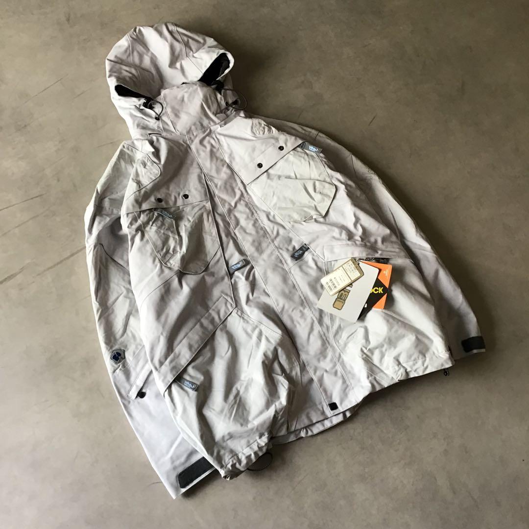 【新品・未使用】ゴールドウィン　スキーウェア　ジャケット　オフホワイト　L