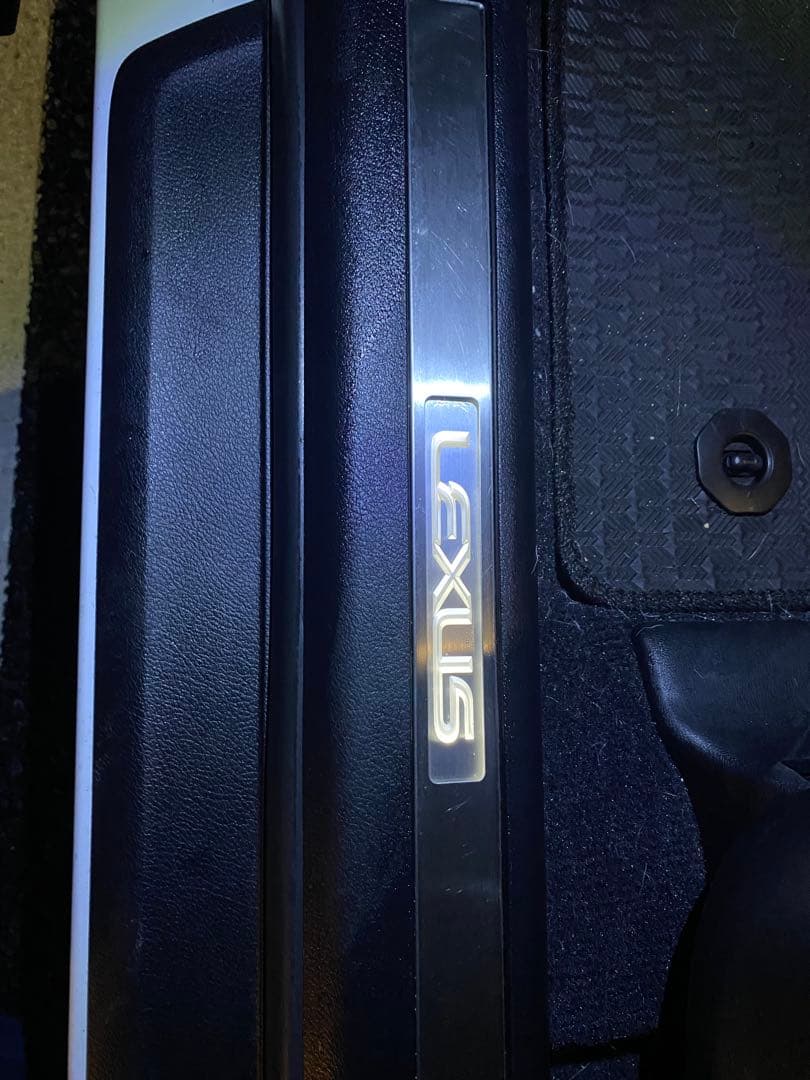 LEXUS 内装パーツ ロゴ入り　純正