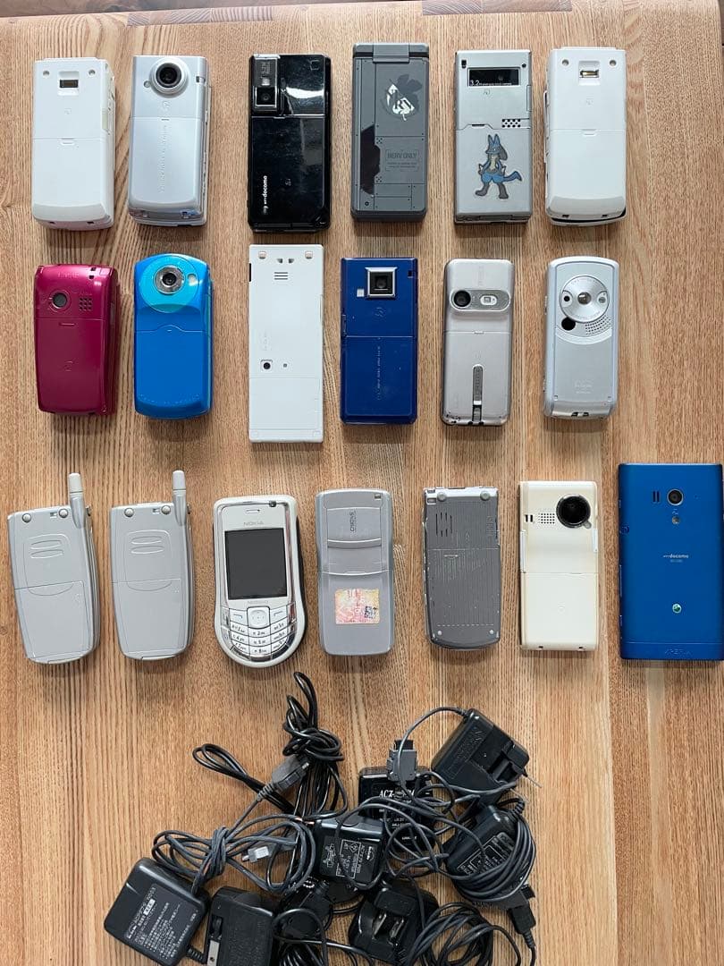 携帯電話　スマホ　ガラケー　19個セット
