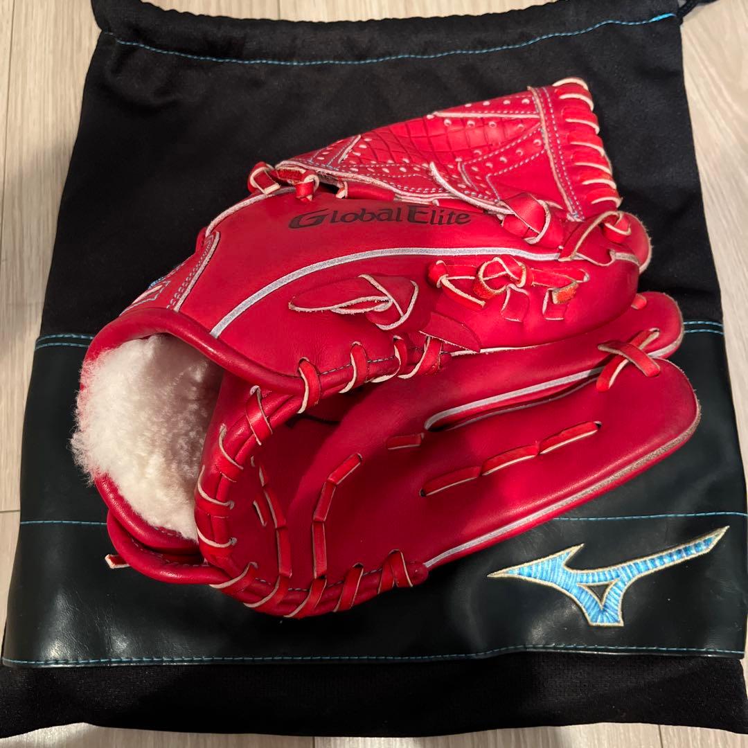 【美品】投手用グローブ　ミズノ　グローバルエリート　右投げ　硬式