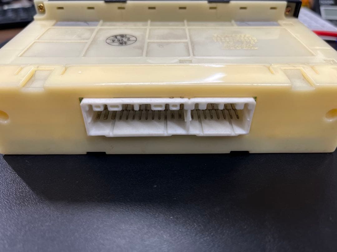 jzx100 マーク2チェイサークレスタオートエアコンパネル　液晶タイプ　中古