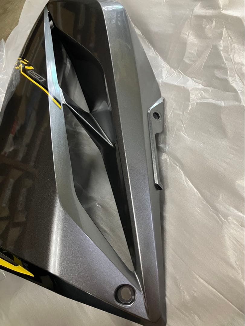 CBR250RR カウルセット　L（左）　ミドル　 シルバー　新品