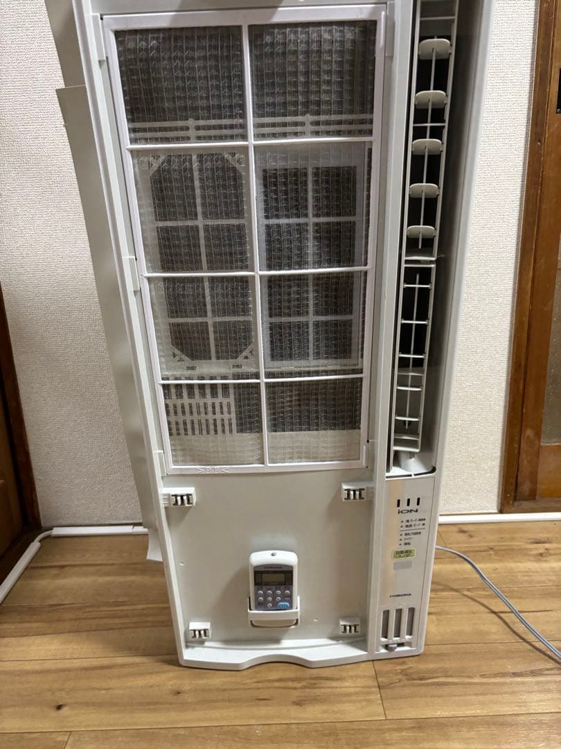 コロナ　窓用エアコン　CW-FA1622R(2022年製) 取付枠付き
