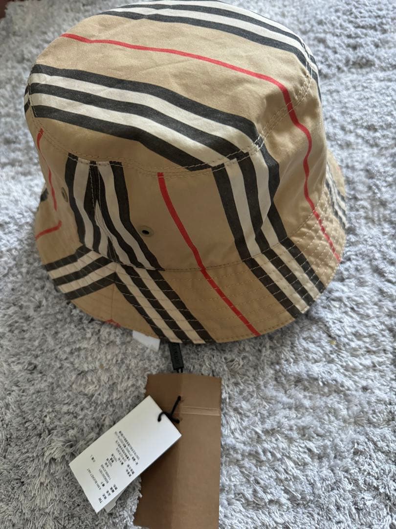 新品　バーバリー　ハット