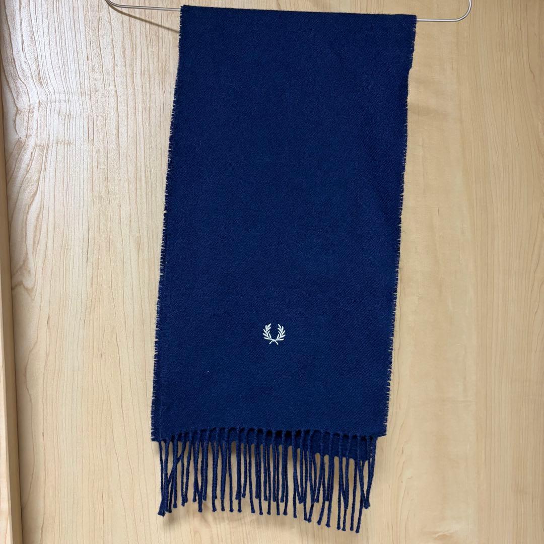 フレッドペリー　マフラー　ネイビー
