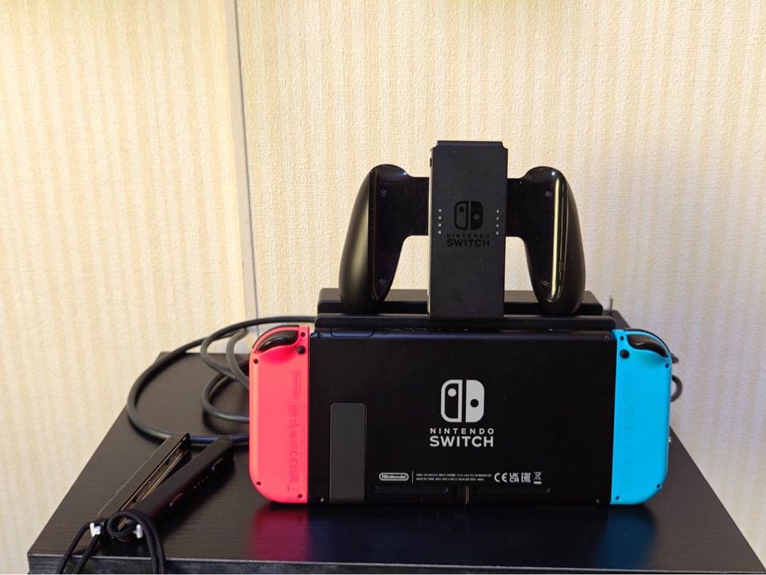 Nintendo Switch任天堂スイッチ本体 動作確認済み 外箱付き