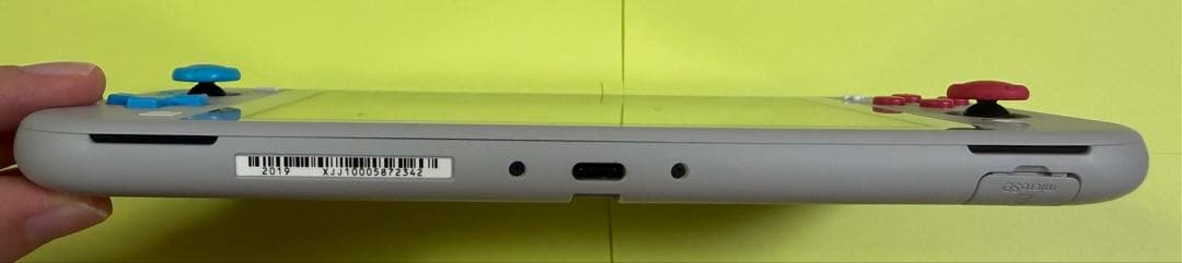 任天堂　スイッチ　ライト　ポケットモンスター剣盾