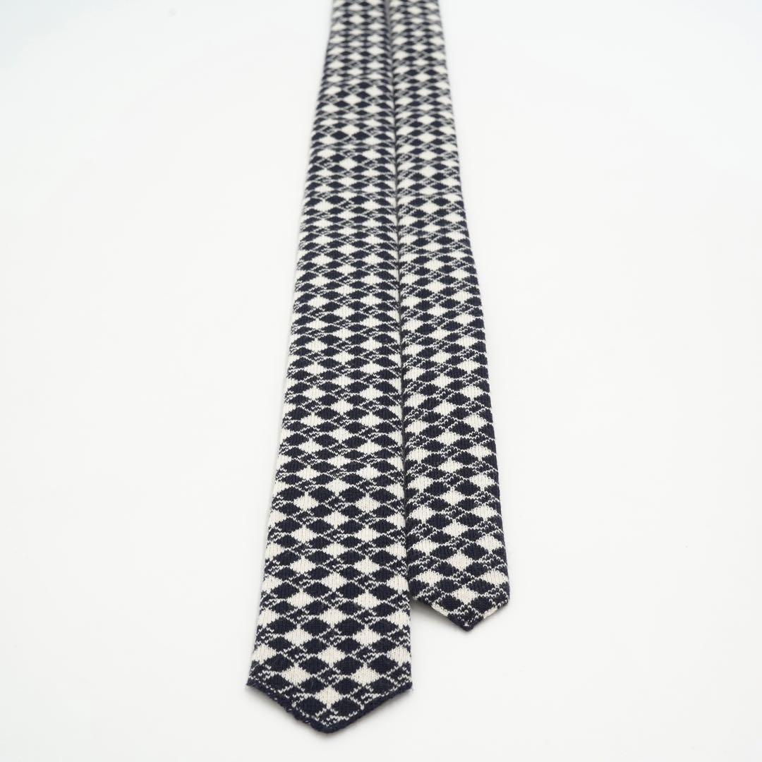 ✨新品未使用品✨　GUCCI ナロータイ　ネクタイ　GG 格子柄　ニット　ウール