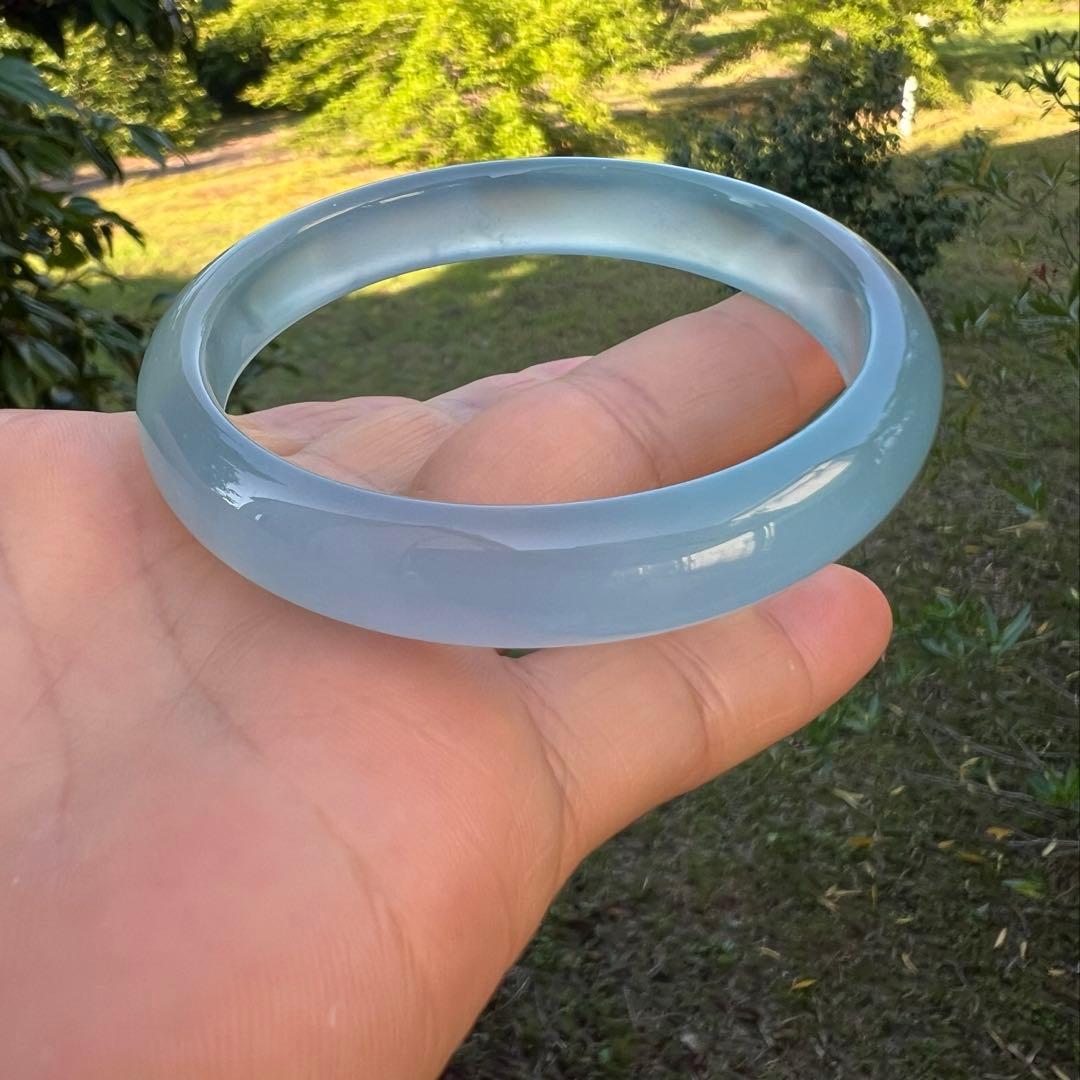 天然ミャンマー産Aランク翡翠スカイブルー模様がきらめくバンクルAB1079