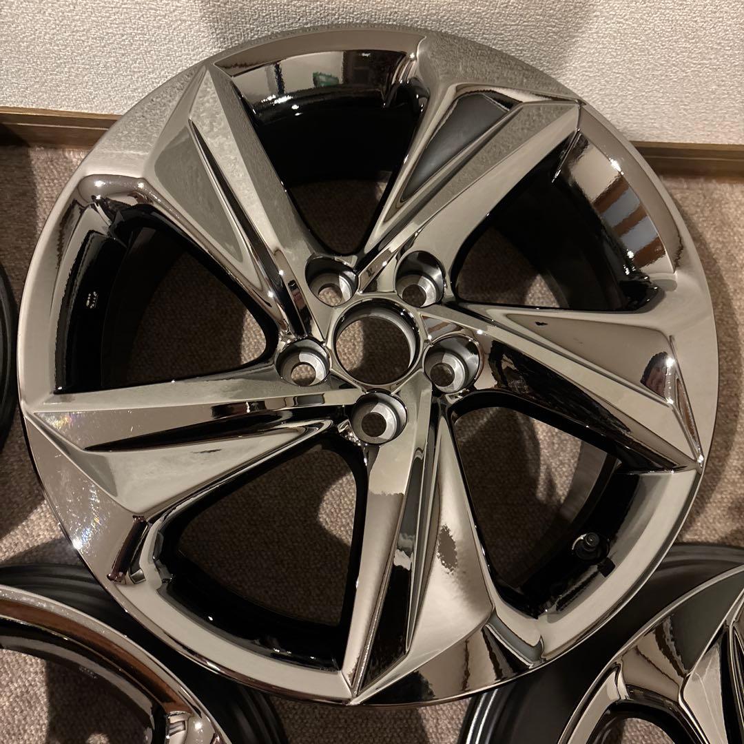 新車外し 220系クラウンRS 純正18インチ