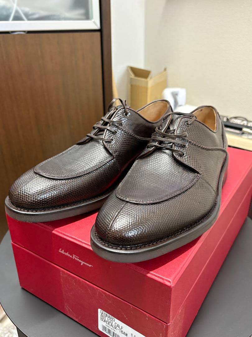 Ferragamo ダークブラウン ドレスシューズ