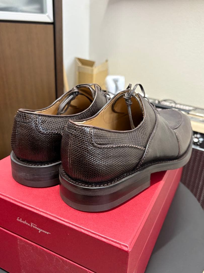 Ferragamo ダークブラウン ドレスシューズ