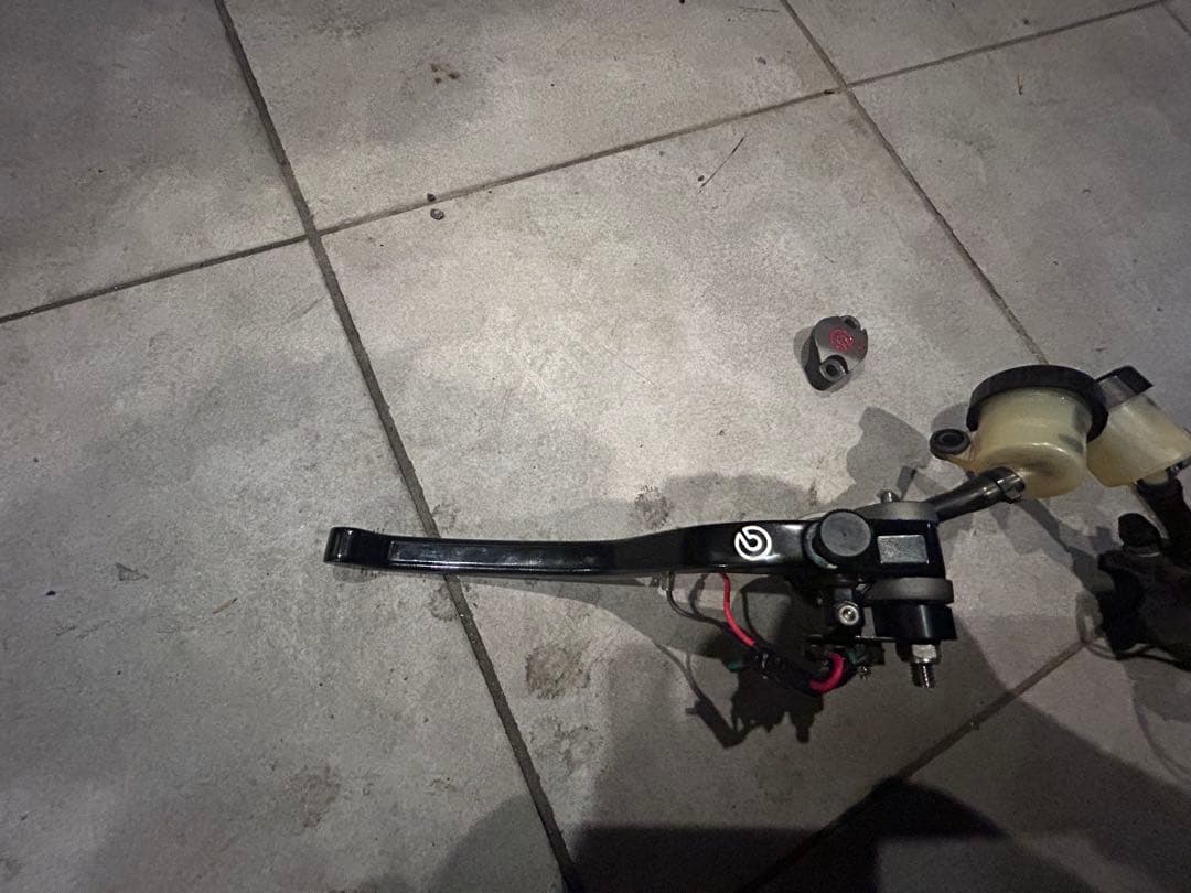 ブレンボ　ラジアルマスター　左右セット　機械式スイッチ付き