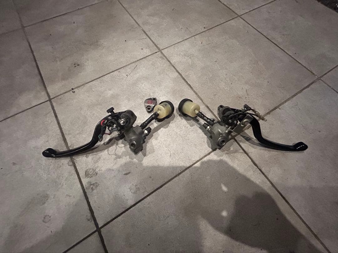 ブレンボ　ラジアルマスター　左右セット　機械式スイッチ付き