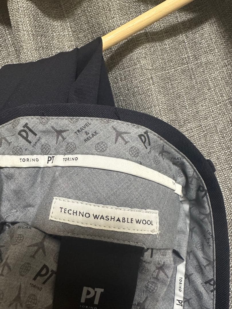 PT トリノ スーパースリムフィット スラックス ネイビー