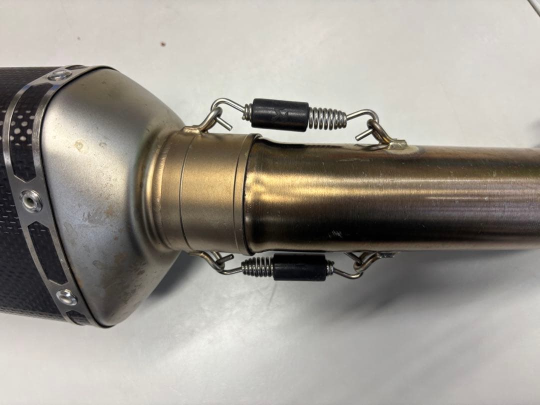 B*n様 AKRAPOVIC カーボンファイバー マフラーKTM390Duke