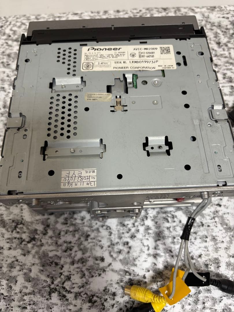 カロッツェリアAVIC-MRZ009 DVD/CD/TV/BLUETOOTH