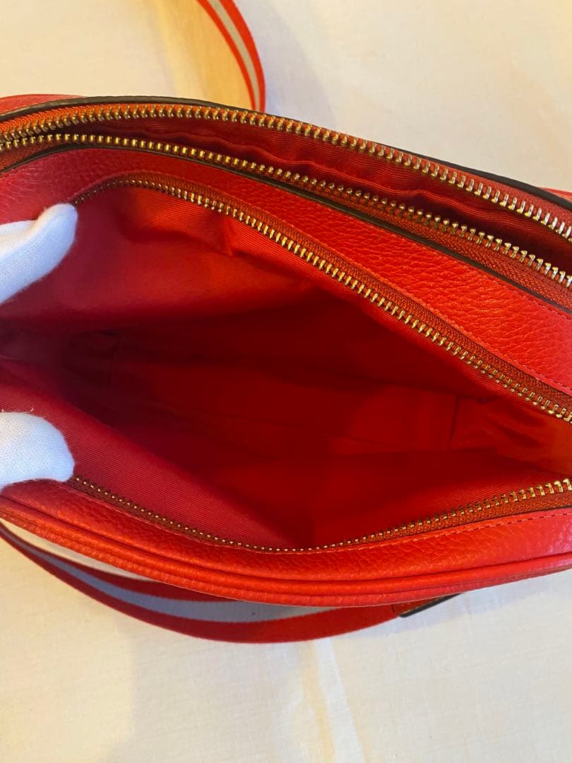 COACH レッド ショルダーバッグ