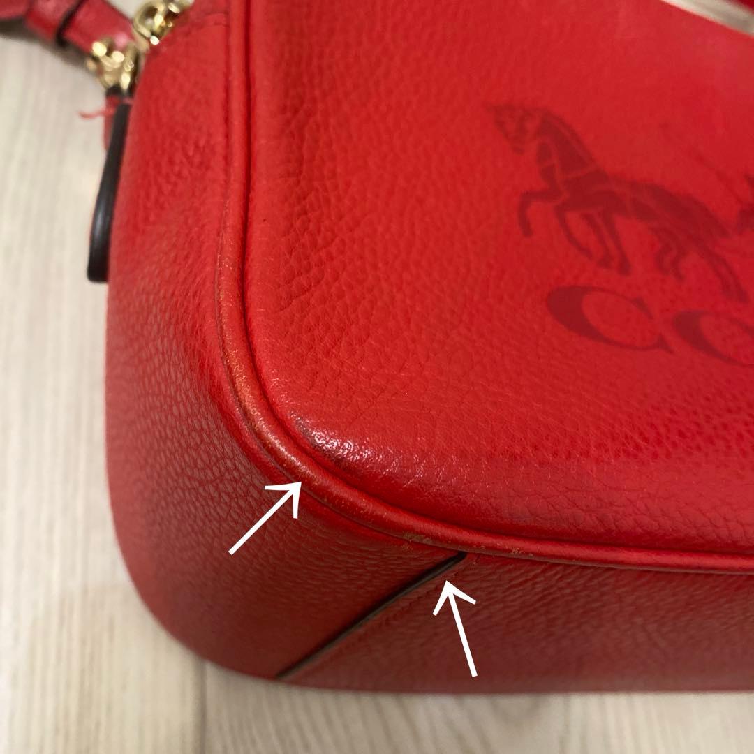 COACH レッド ショルダーバッグ