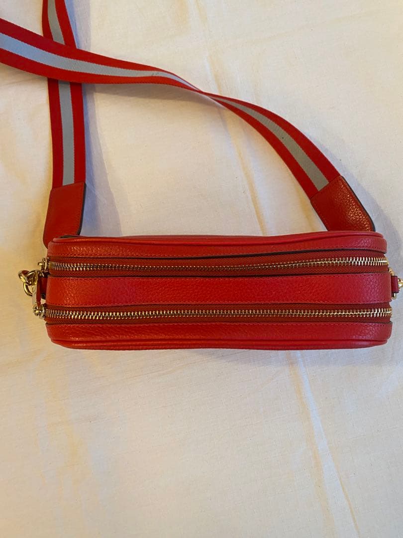 COACH レッド ショルダーバッグ