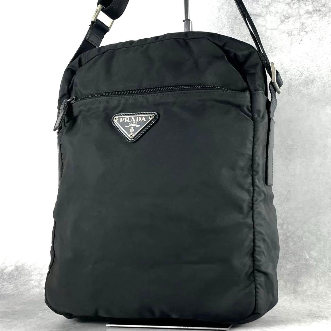 オートミール様プラダ　三角ロゴ　ナイロン　レザー　ブラック　ショルダーバッグ