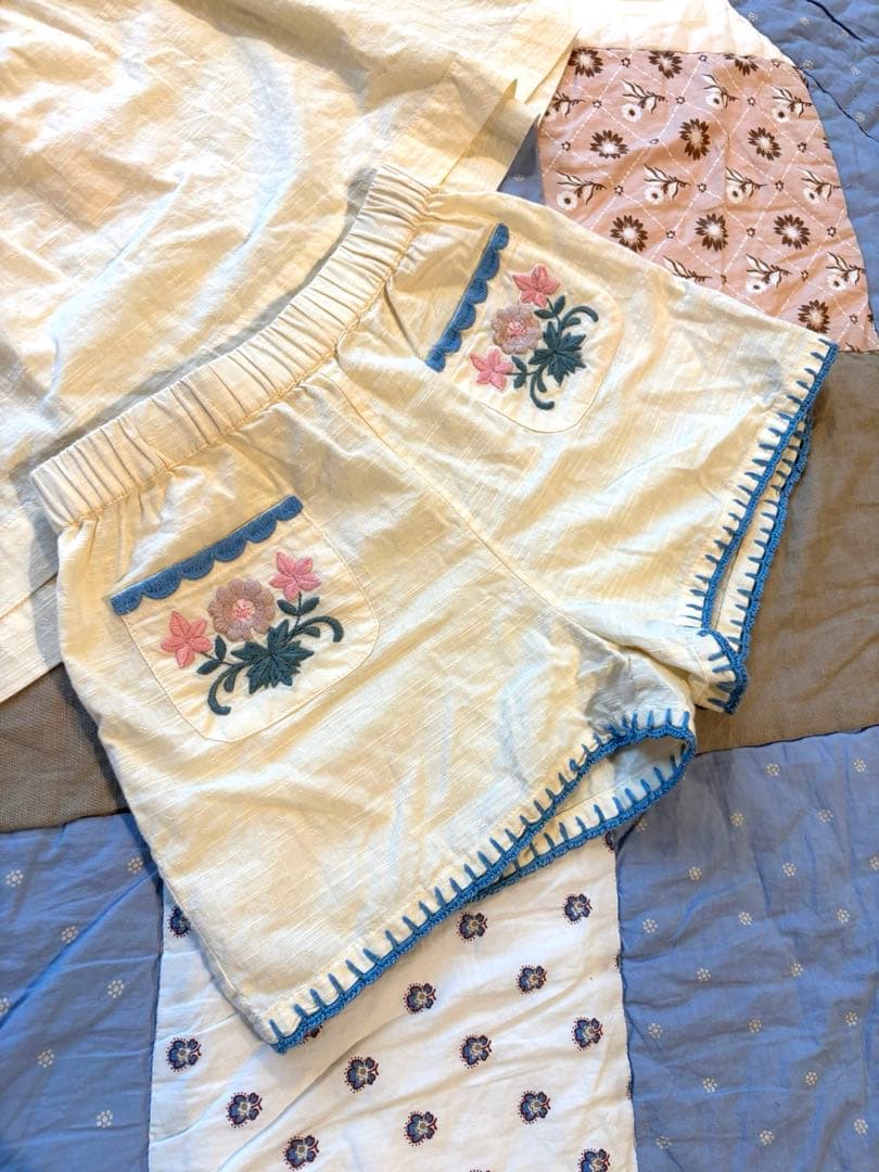 美品　3-5y apolina セットアップ　アポリナ