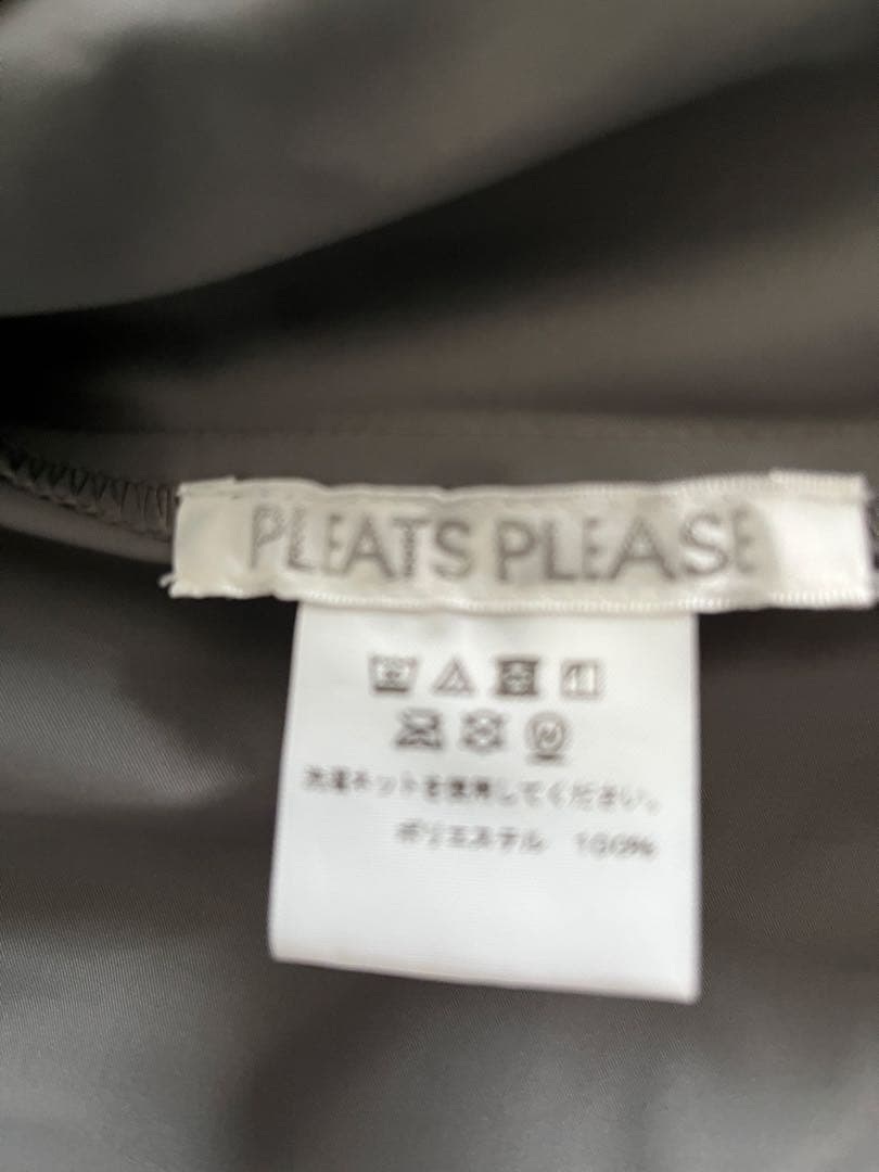 プリーツプリーズ　ロングコート