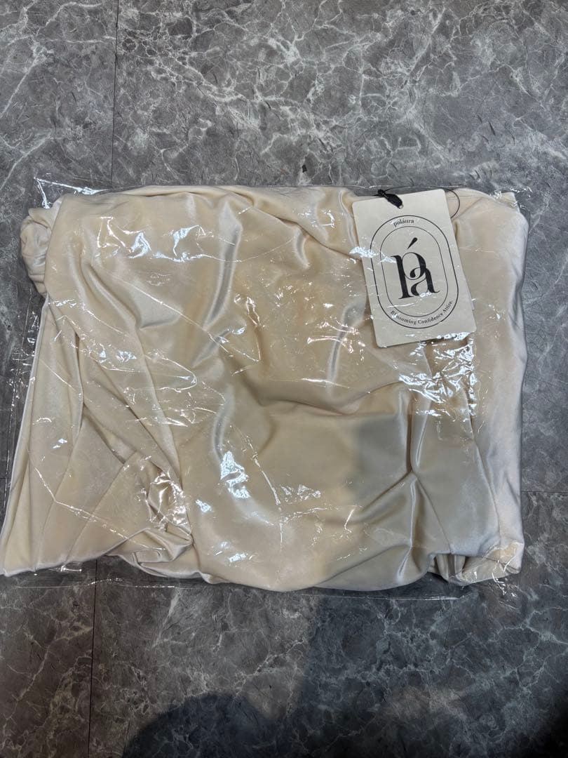 新品　ポローラ　グロッシーベロアトップス