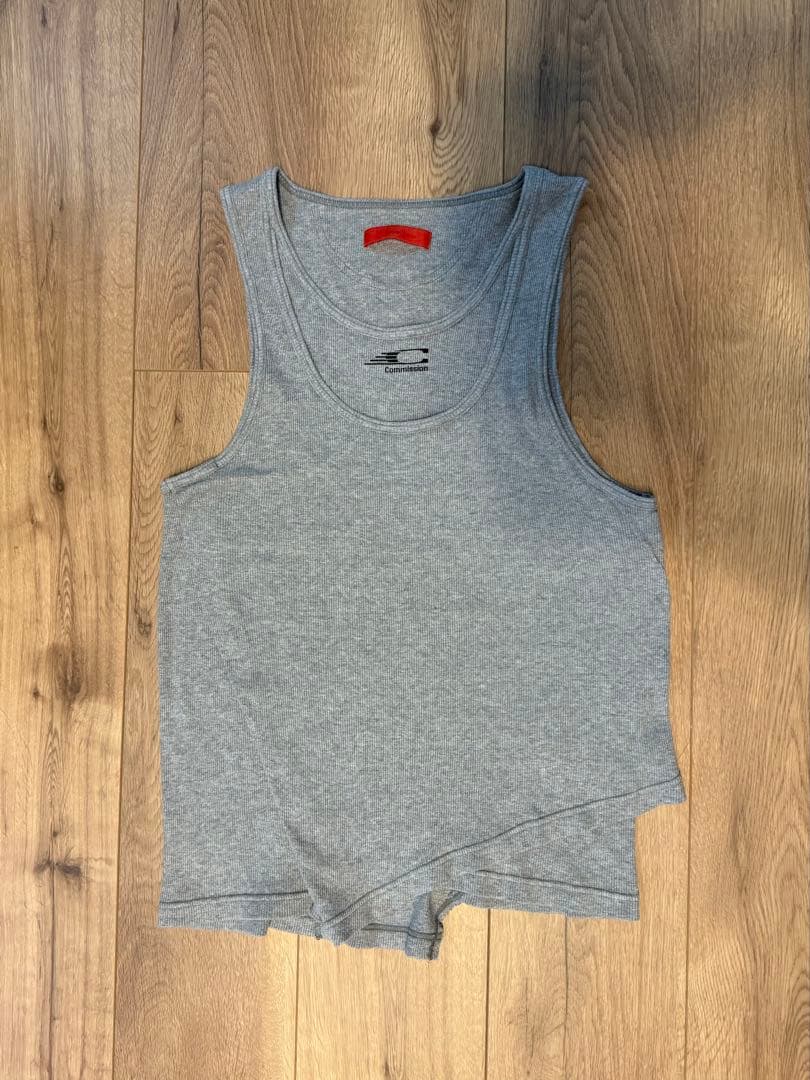 Commission タンクトップ (RIIZE ウォンビン着用)