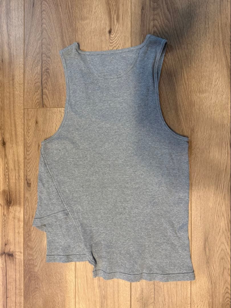 Commission タンクトップ (RIIZE ウォンビン着用)