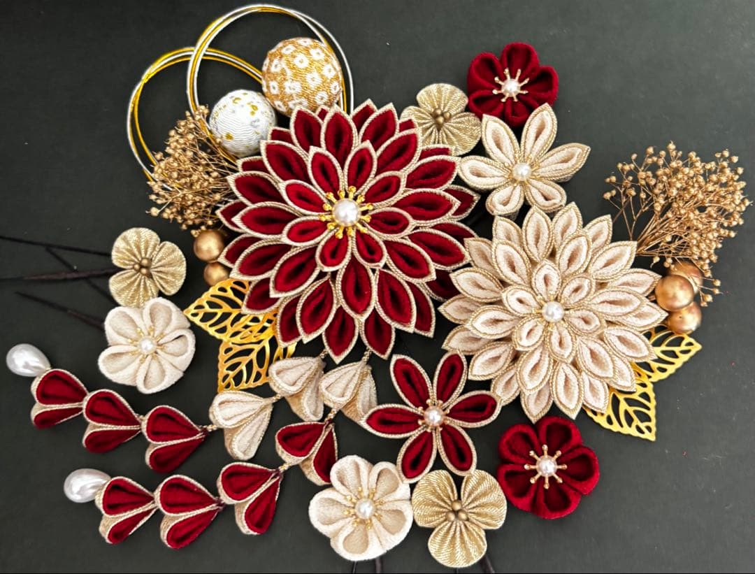 つまみ細工　髪飾り　濃いエンジ　アイボリー