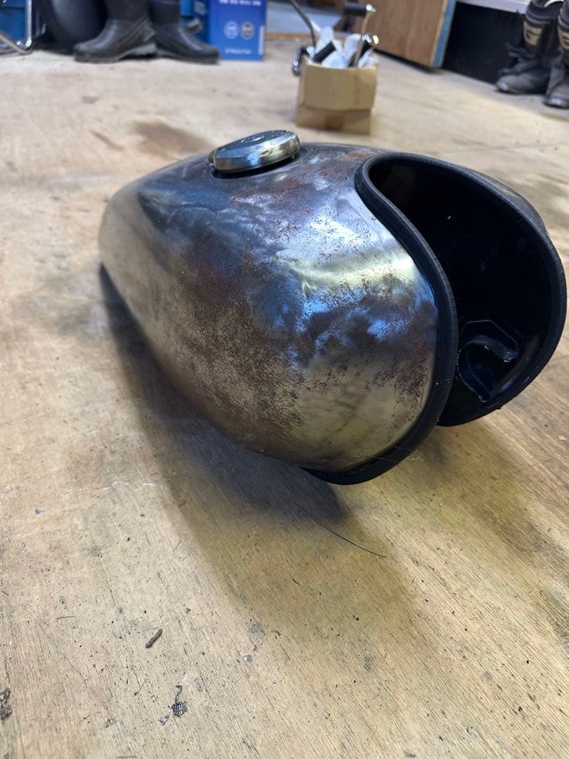 海*主様 sr400 タンク キャップ付き　鍵なし