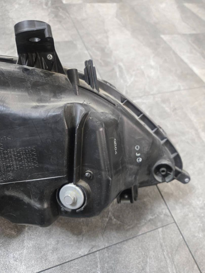 KC2　ホンダ　レジェンド　前期　ヘッドライト　助手席側