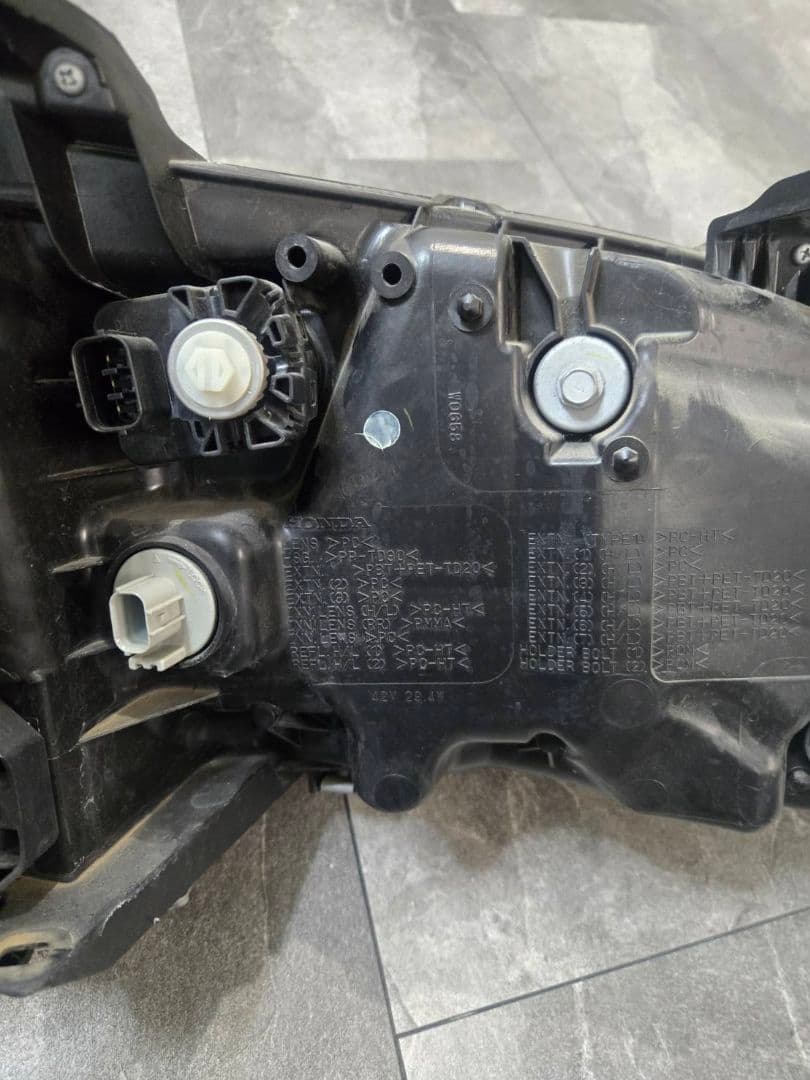 KC2　ホンダ　レジェンド　前期　ヘッドライト　助手席側