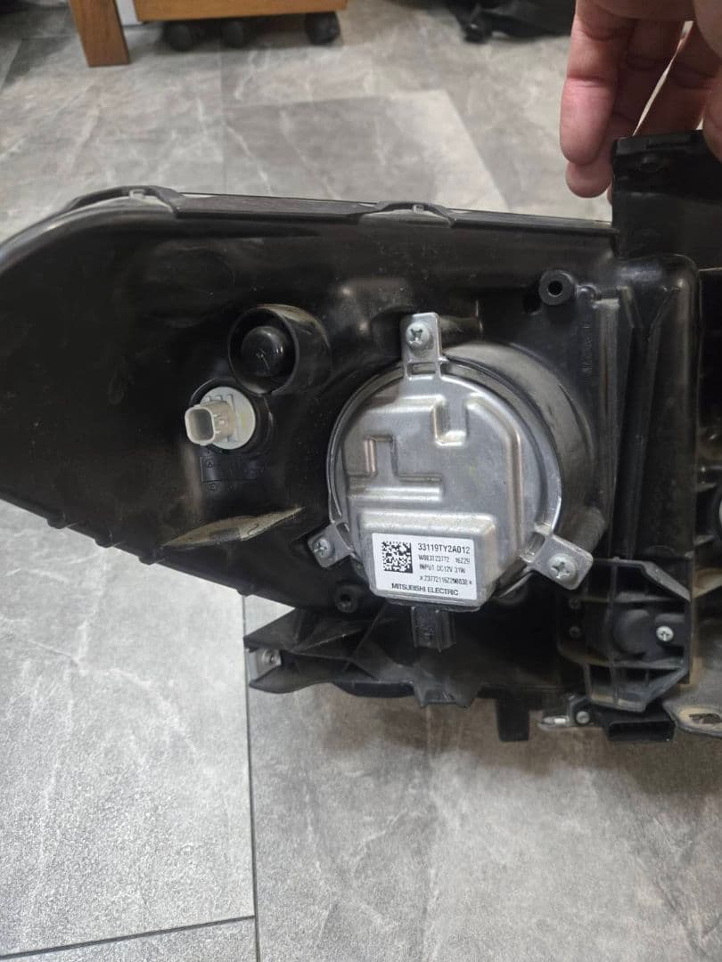 KC2　ホンダ　レジェンド　前期　ヘッドライト　助手席側