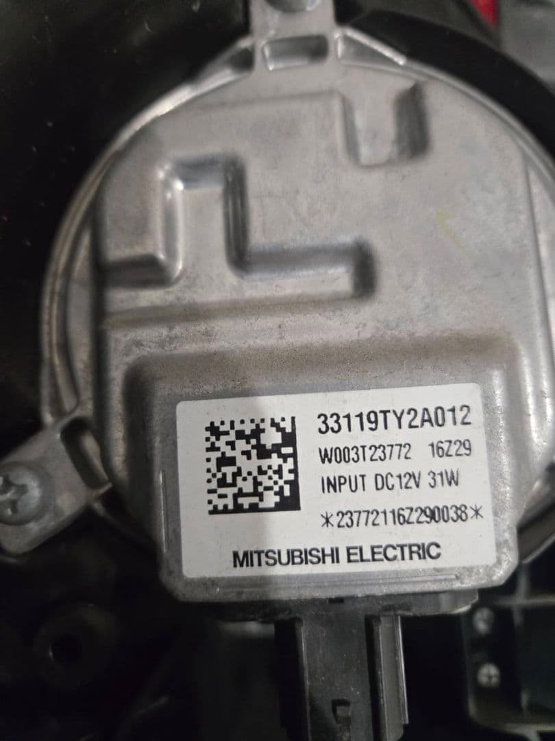 KC2　ホンダ　レジェンド　前期　ヘッドライト　助手席側