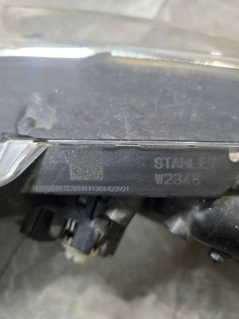 KC2　ホンダ　レジェンド　前期　ヘッドライト　助手席側