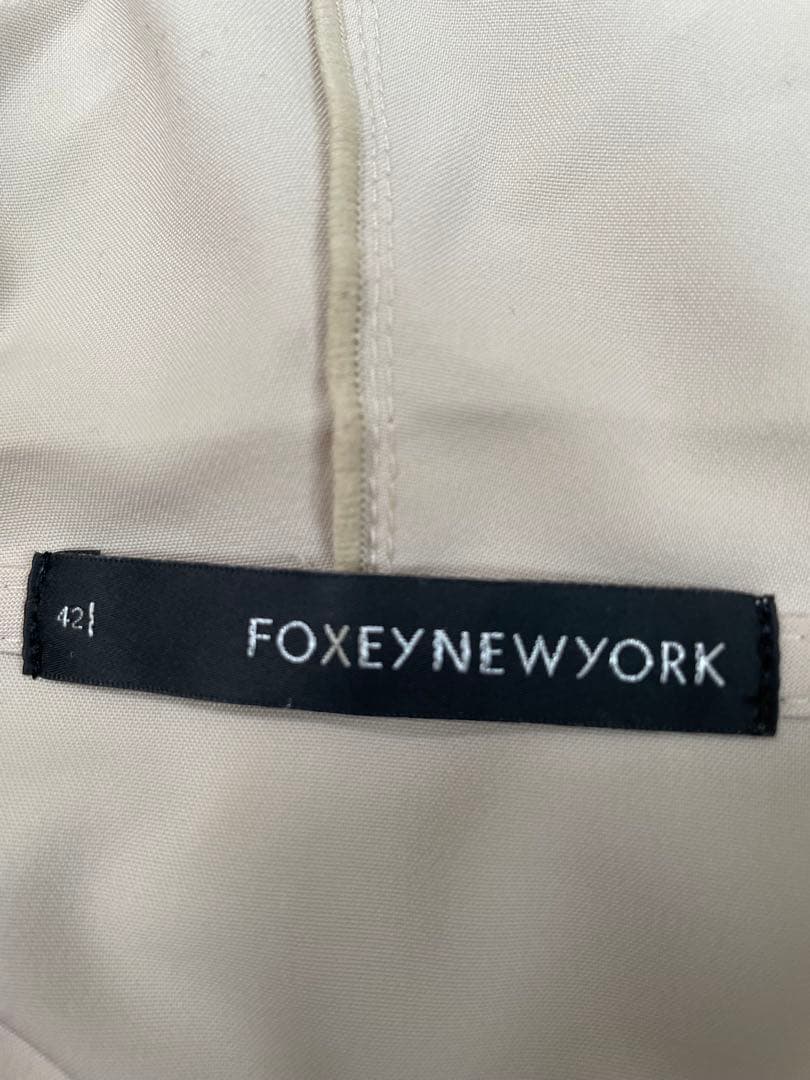 【FOXEY 】フォクシー レイニーコート　フード付き　ベージュ　サイズ42