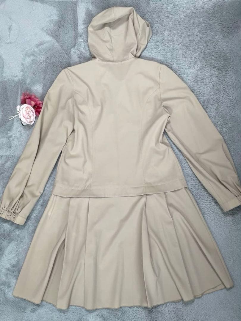 【FOXEY 】フォクシー レイニーコート　フード付き　ベージュ　サイズ42