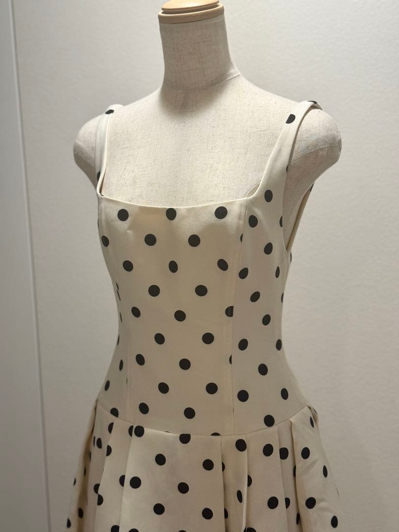 HUONG ホワイト ドット柄 エレガント マキシドレス