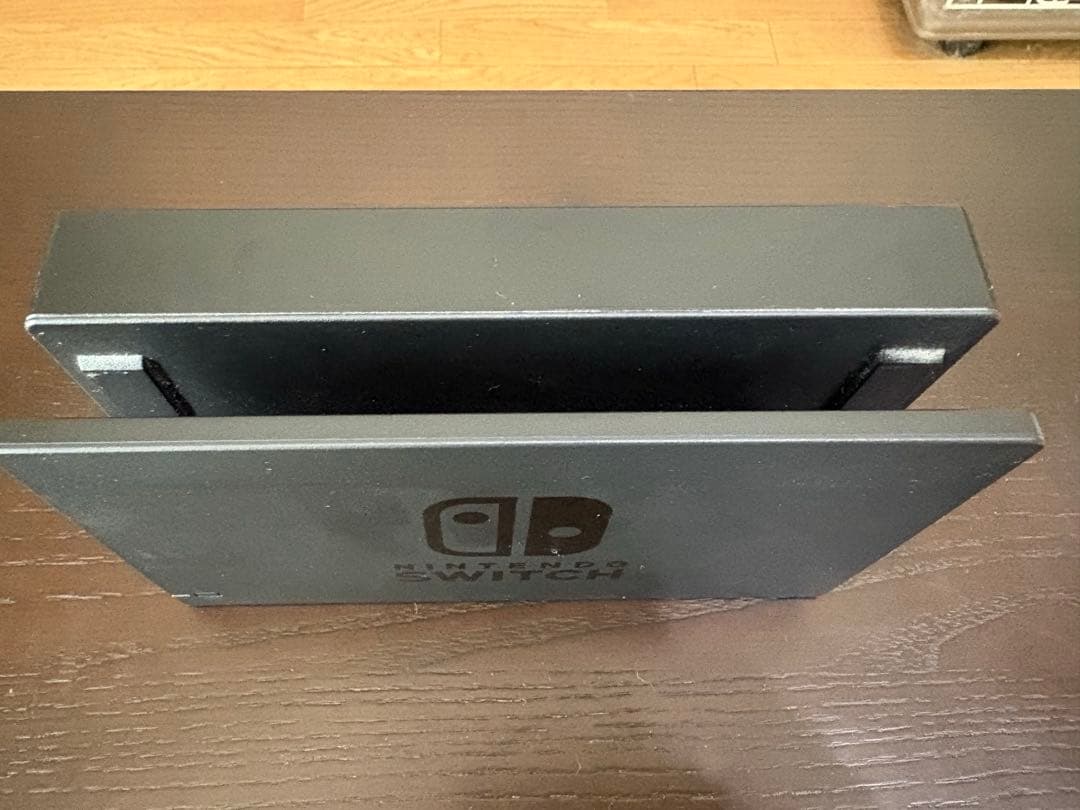 きゅーP　美品・Nintendo Switch 本体 /青 赤