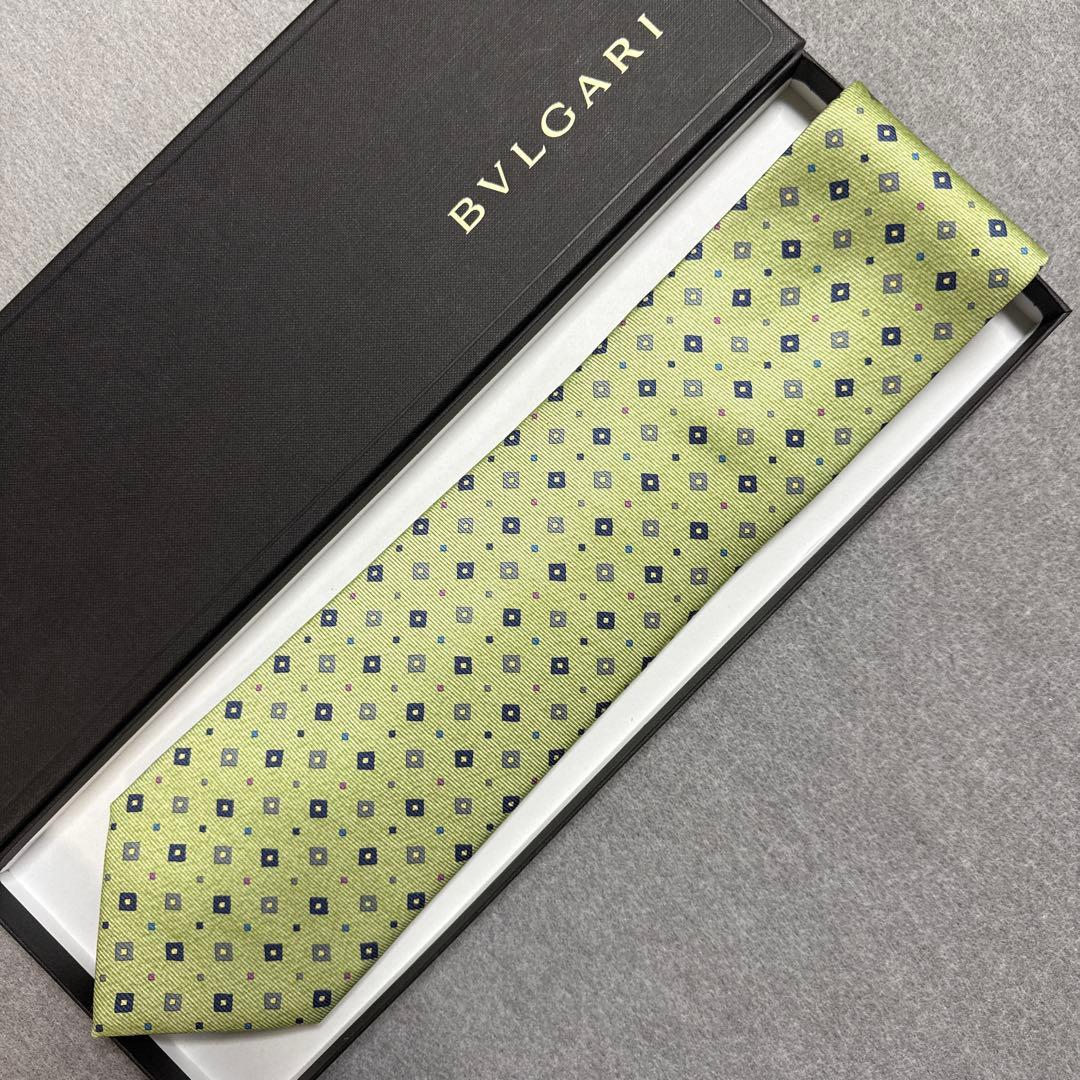 極美品　ブルガリ　ネクタイ　緑　ドット　セッテピエゲ