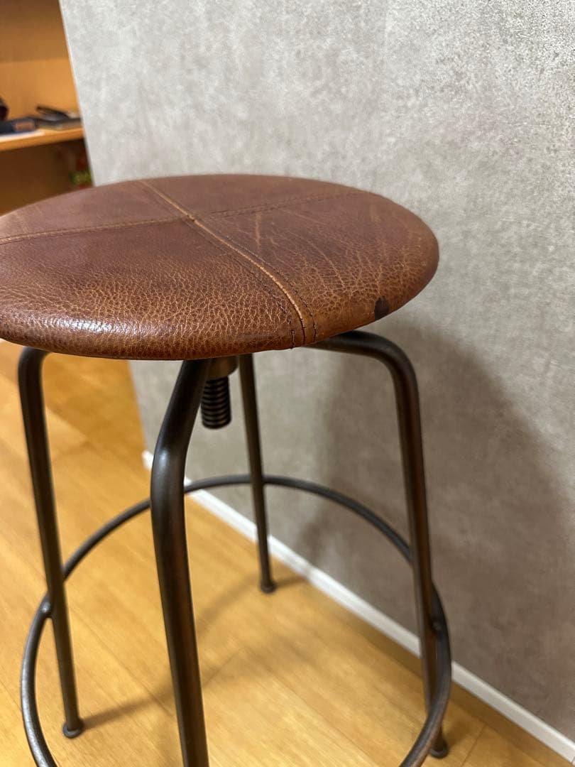 TRUCK FURNITURE レザースツール 本革 アイアン　最終値下げです