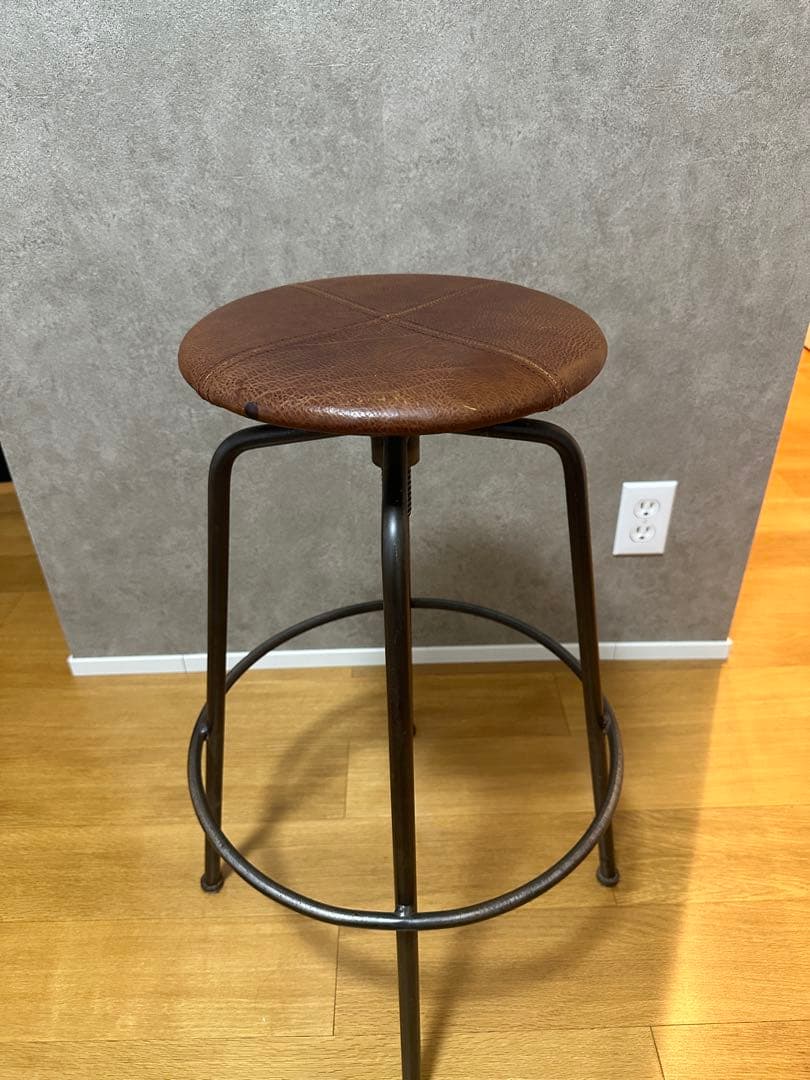 TRUCK FURNITURE レザースツール 本革 アイアン　最終値下げです